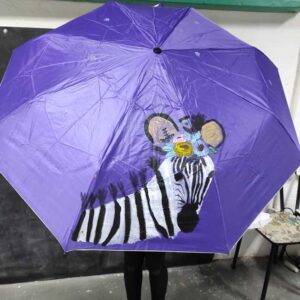paraguas pintado con una cebra